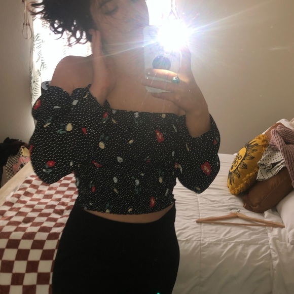 ABERCROMBIE & FITCH - Black Crop Top - Picture 4 of 4